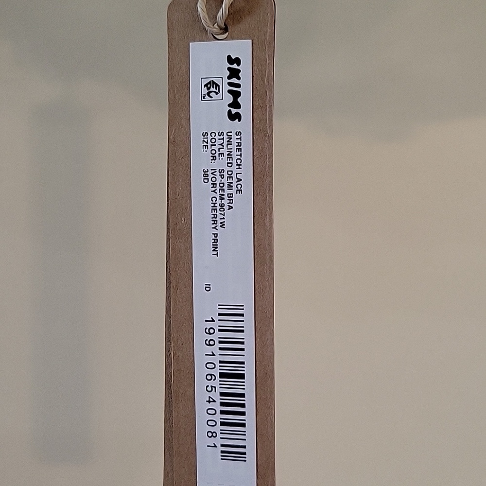 Skims Bra 38D NWT - Picture 2 of 8